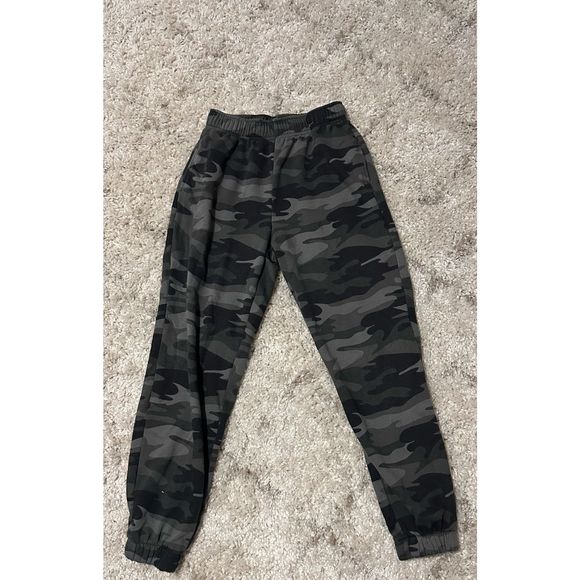 Nice women Wild Fable Green Camo sweatpants joggers Women's size XSmall Good Con - Picture 1 of 3